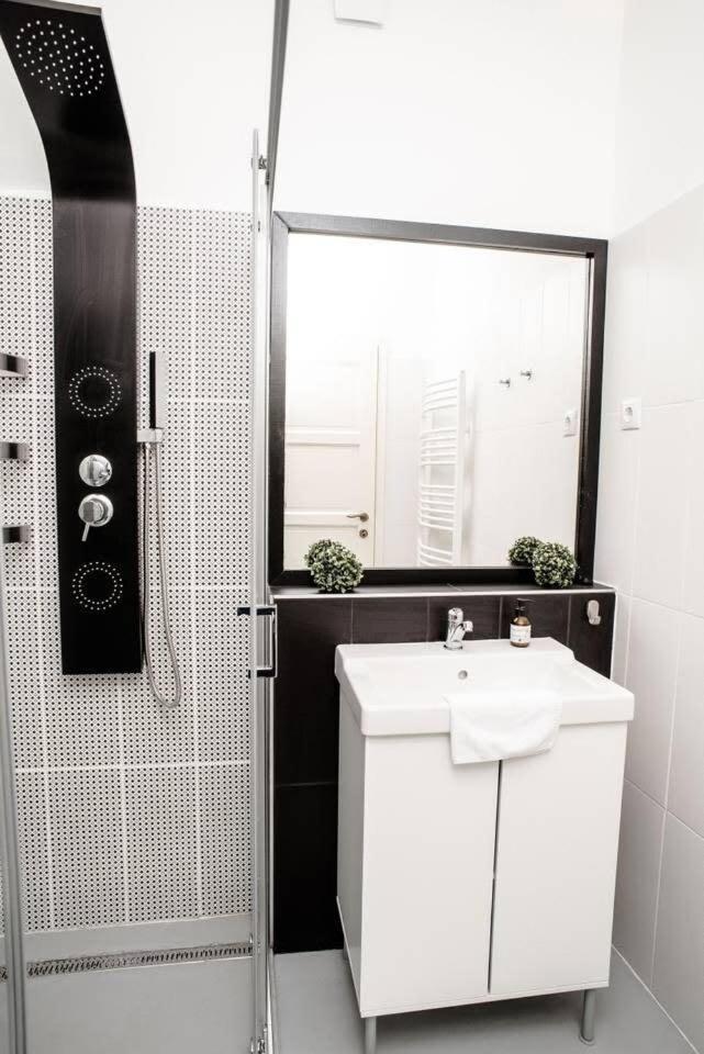 Cute, New And Stylish Apartment In The Center Budapest Esterno foto