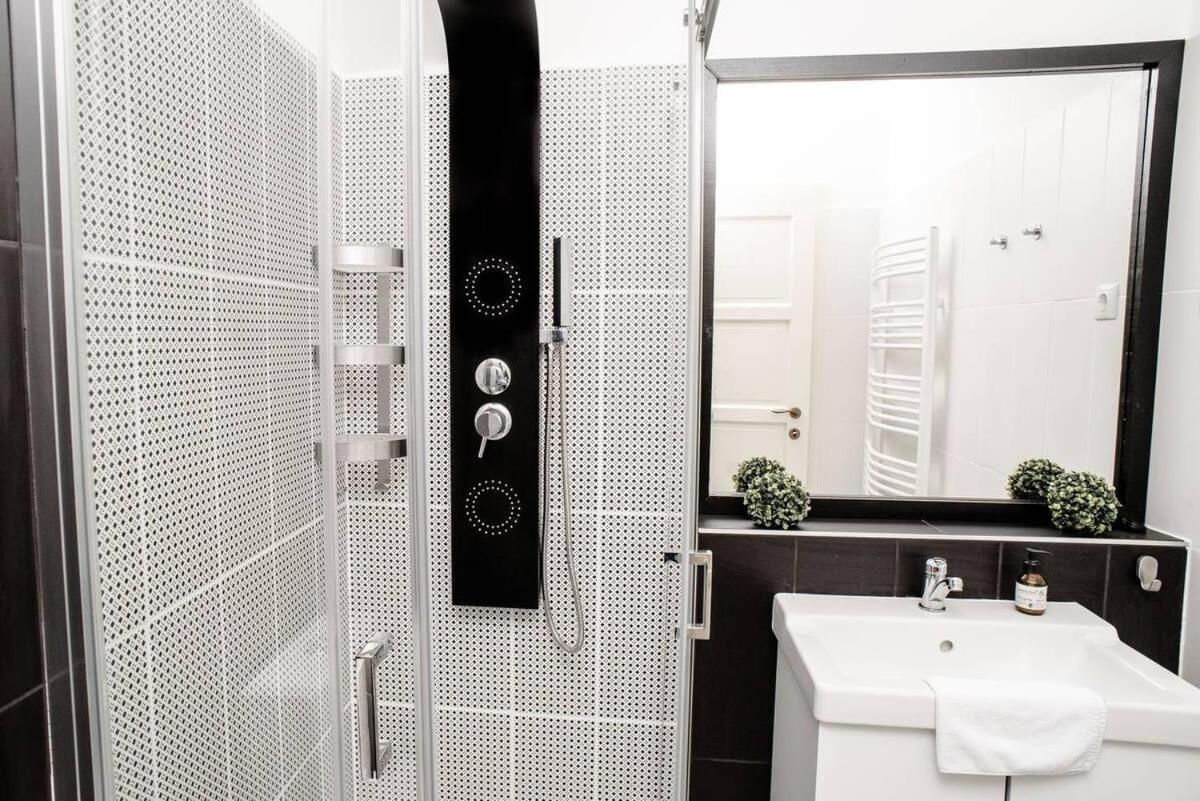 Cute, New And Stylish Apartment In The Center Budapest Esterno foto